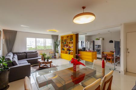 Apartamento à venda com 107m², 2 quartos e 1 vagaSala