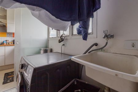 Apartamento à venda com 107m², 2 quartos e 1 vagaÁrea de Serviço