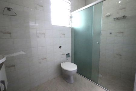 Casa para alugar com 300m², 3 quartos e 6 vagasBanheiro 2