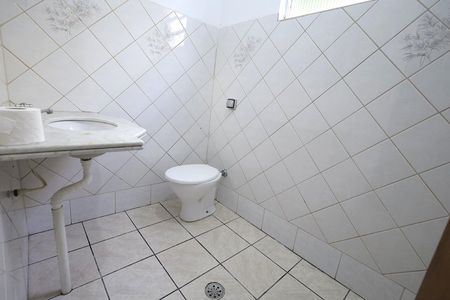 Casa para alugar com 300m², 3 quartos e 6 vagasBanheiro 1