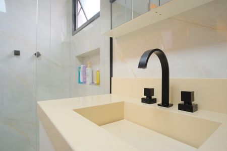 Apartamento para alugar com 280m², 4 quartos e 3 vagasBanheiro da Suíte 1