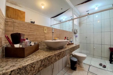 Casa à venda com 364m², 4 quartos e 8 vagasBanheiro da Suíte