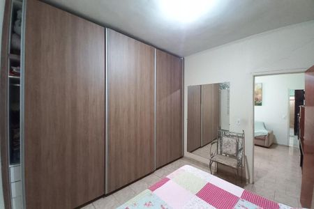 Casa à venda com 364m², 4 quartos e 8 vagasQuarto 2 