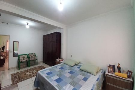 Casa à venda com 364m², 4 quartos e 8 vagasQuarto 3 - Suíte