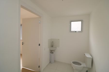 Banheiro de kitnet/studio à venda com 1 quarto, 25m² em Vila Ema, São Paulo