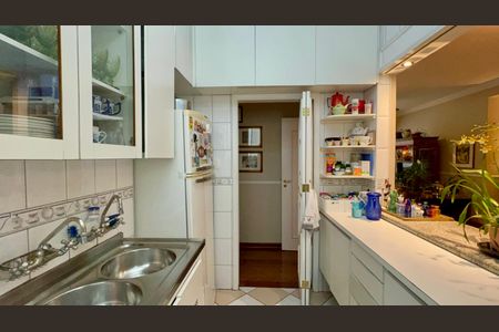 Apartamento à venda com 113m², 2 quartos e 1 vaga Apartamento à venda com 113m², 2 quartos e 1 vagaCozinha