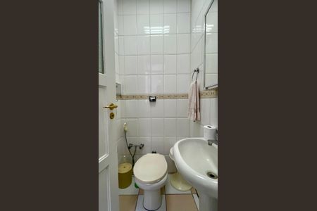 Apartamento à venda com 113m², 2 quartos e 1 vaga Apartamento à venda com 113m², 2 quartos e 1 vagaBanheiro de serviço