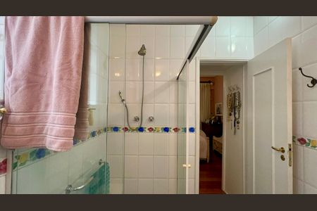 Apartamento à venda com 113m², 2 quartos e 1 vaga Apartamento à venda com 113m², 2 quartos e 1 vagaBanheiro da Suíte