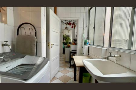 Apartamento à venda com 113m², 2 quartos e 1 vaga Apartamento à venda com 113m², 2 quartos e 1 vagaÁrea de Serviço