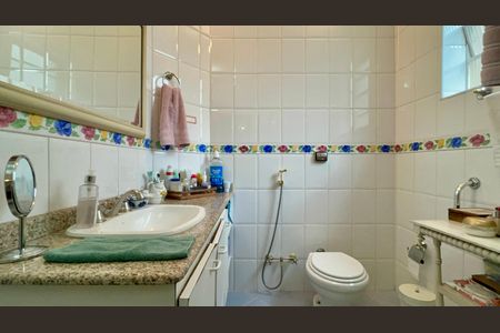 Apartamento à venda com 113m², 2 quartos e 1 vaga Apartamento à venda com 113m², 2 quartos e 1 vagaBanheiro da Suíte