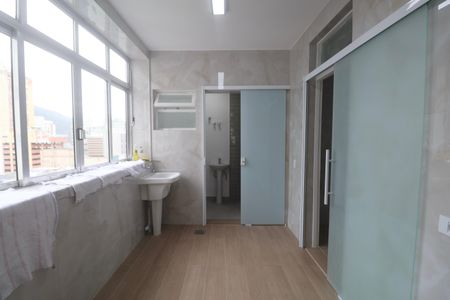 Apartamento para alugar com 200m², 4 quartos e 1 vagaÁrea de Serviço