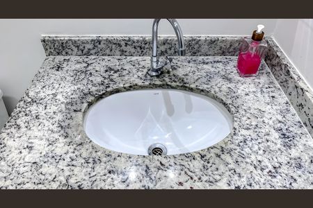 Apartamento para alugar com 39m², 2 quartos e sem vaga Apartamento para alugar com 39m², 2 quartos e sem vagaBanheiro