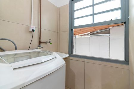 Casa à venda com 120m², 6 quartos e 1 vagaStudio 4