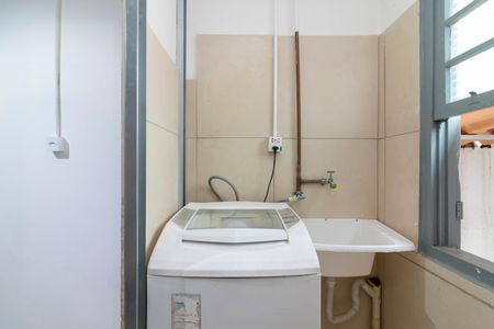 Casa à venda com 120m², 6 quartos e 1 vagaStudio 4