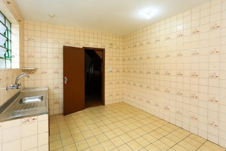 Casa à venda com 100m², 2 quartos e 2 vagas Casa à venda com 100m², 2 quartos e 2 vagascozinha