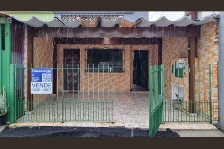 Casa à venda com 100m², 2 quartos e 2 vagas Casa à venda com 100m², 2 quartos e 2 vagasFachada