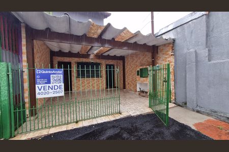 Casa à venda com 100m², 2 quartos e 2 vagas Casa à venda com 100m², 2 quartos e 2 vagasFachada