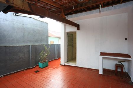 Casa à venda com 100m², 2 quartos e 2 vagas Casa à venda com 100m², 2 quartos e 2 vagasÁrea de Serviço - quintal