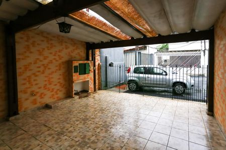 Casa à venda com 100m², 2 quartos e 2 vagas Casa à venda com 100m², 2 quartos e 2 vagasvista