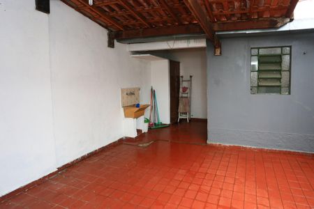 Casa à venda com 100m², 2 quartos e 2 vagas Casa à venda com 100m², 2 quartos e 2 vagasÁrea de Serviço - quintal