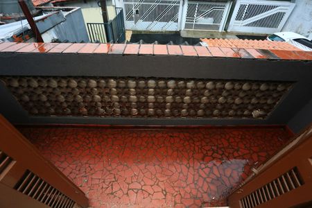 Casa à venda com 100m², 2 quartos e 2 vagas Casa à venda com 100m², 2 quartos e 2 vagasvaranda do quarto 2