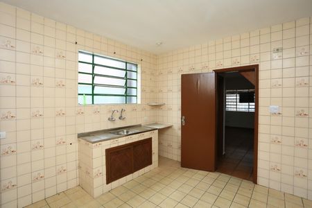 Casa à venda com 100m², 2 quartos e 2 vagas Casa à venda com 100m², 2 quartos e 2 vagascozinha