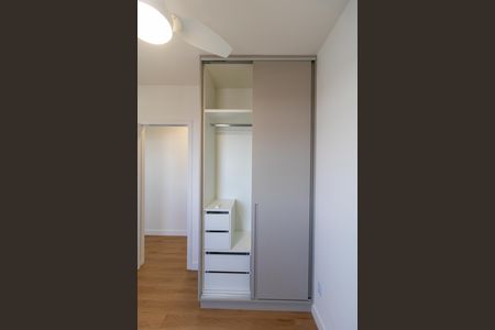 Apartamento para alugar com 44m², 2 quartos e 1 vagaQuarto 01 - Armário
