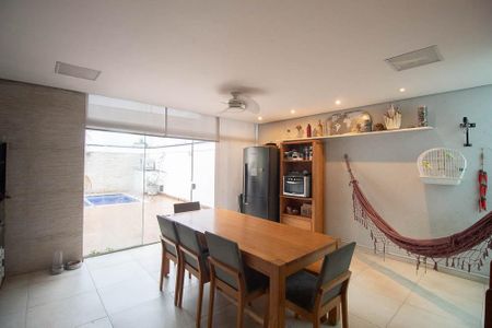 Casa de condomínio à venda com 280m², 3 quartos e 3 vagasCozinha 1 / Churrasqueira 