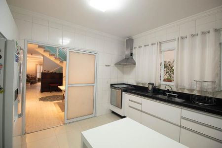 Casa de condomínio à venda com 280m², 3 quartos e 3 vagasCozinha 2