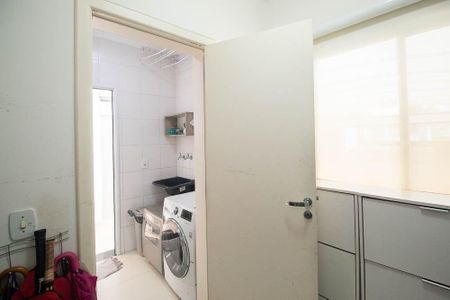 Casa de condomínio à venda com 280m², 3 quartos e 3 vagasÁrea de Serviço