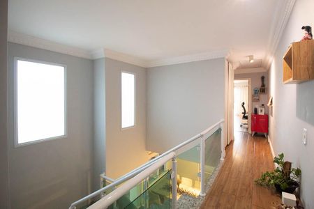 Casa de condomínio à venda com 280m², 3 quartos e 3 vagasCorredor