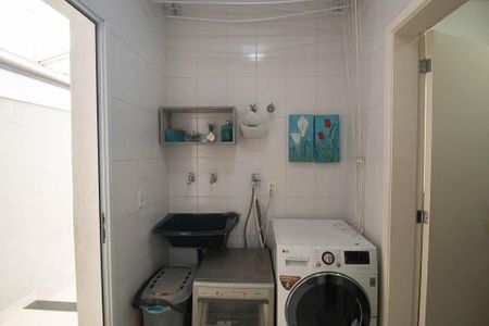 Casa de condomínio à venda com 280m², 3 quartos e 3 vagasÁrea de Serviço