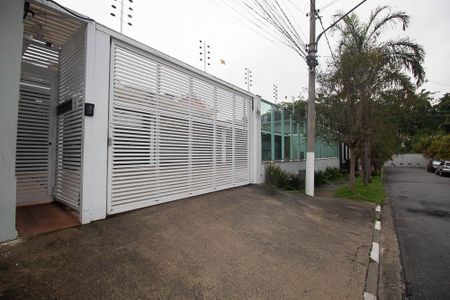 Casa de condomínio à venda com 280m², 3 quartos e 3 vagasFachada 