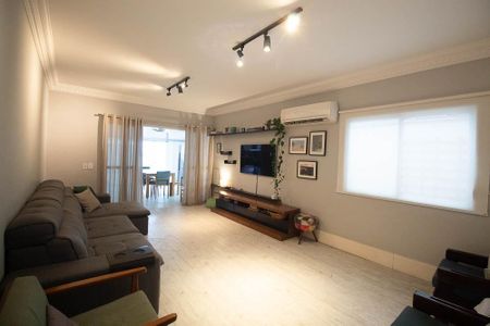 Casa de condomínio à venda com 280m², 3 quartos e 3 vagasSala 