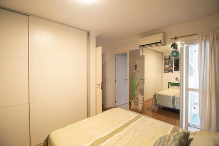 Casa de condomínio à venda com 280m², 3 quartos e 3 vagasSuíte 2