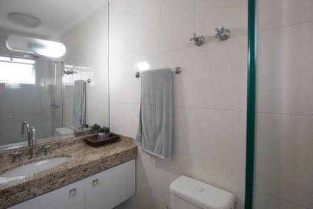 Casa de condomínio à venda com 280m², 3 quartos e 3 vagasBanheiro da Suíte 1