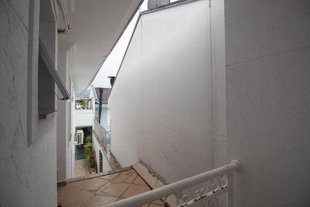 Casa de condomínio à venda com 280m², 3 quartos e 3 vagasVaranda 