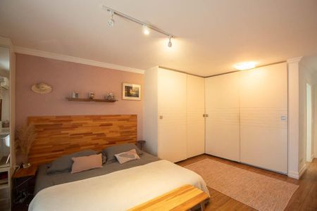 Casa de condomínio à venda com 280m², 3 quartos e 3 vagasSuíte 3