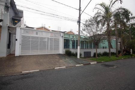 Casa de condomínio à venda com 280m², 3 quartos e 3 vagasFachada 
