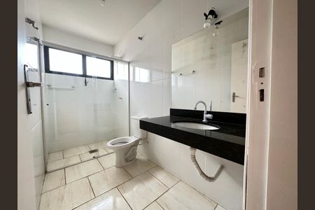 Casa para alugar com 406m², 8 quartos e 1 vaga Casa para alugar com 406m², 8 quartos e 1 vagaBanheiro da Suíte 1