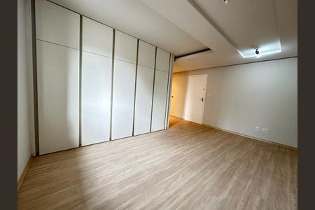 Casa para alugar com 406m², 8 quartos e 1 vaga Casa para alugar com 406m², 8 quartos e 1 vagaSuíte 1