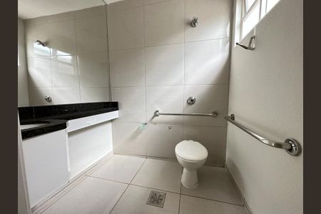 Casa para alugar com 406m², 8 quartos e 1 vaga Casa para alugar com 406m², 8 quartos e 1 vagaBanheiro Social