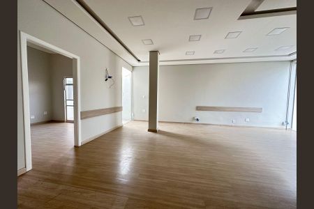 Casa para alugar com 406m², 8 quartos e 1 vaga Casa para alugar com 406m², 8 quartos e 1 vagaSala