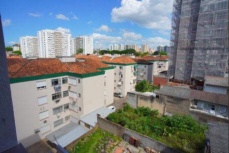Apartamento à venda com 82m², 3 quartos e 2 vagasQuarto 2 - Vista