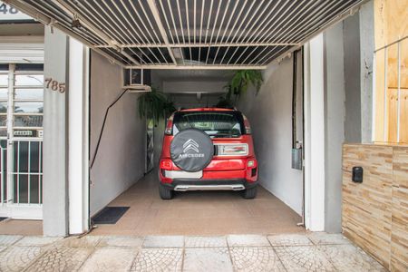 Casa à venda com 132m², 3 quartos e 5 vagas Casa à venda com 132m², 3 quartos e 5 vagasGaragem