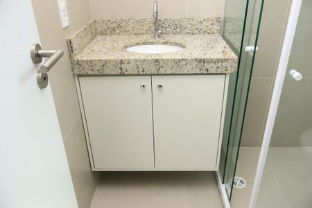 Apartamento para alugar com 59m², 2 quartos e 1 vaga Apartamento para alugar com 59m², 2 quartos e 1 vagaBanheiro da Suíte