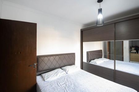 Casa à venda com 256m², 2 quartos e 4 vagas Casa à venda com 256m², 2 quartos e 4 vagasQuarto 1