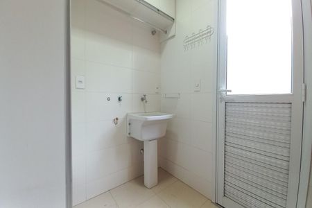 Casa de condomínio à venda com 248m², 3 quartos e 4 vagasÁrea de Serviço