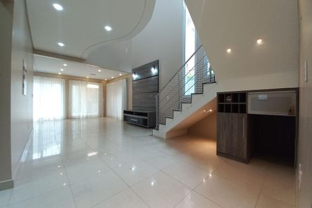 Casa de condomínio à venda com 248m², 3 quartos e 4 vagasSala