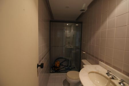 Apartamento para alugar com 305m², 4 quartos e 2 vagasBanheiro Social 2